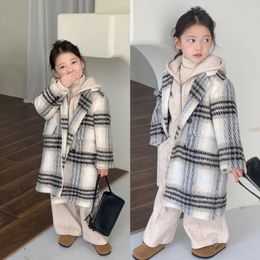 Coat Girls' Woolen Coat Autumn and Winter Korean Version Fashionable Mid length Plaid Woolen Coat for Children 231109