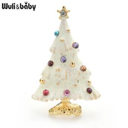 Pins Brooches Wuli baby Snowing Christmas Tree Brooches Women Men Rhinestone Sparkling Tree Brooch Pins Year Gifts 231109