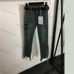 Jeans da donna con pantaloni ricamati con fori sulle gambe, design skinny con piede piccolo, pantaloni a matita a nove punte