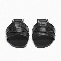 Nxy Slippers Women Black Slippers Summer Flats Sandals Casual Outdoor Female Sexy Beach Slip on Shoes Gold Slipper Plus Size 230406