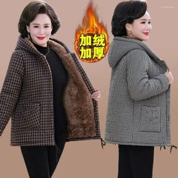 Women's Trench Coats 5XL Mom's Winter Outfit With Plush And Thick Parka Middle-Aged Elderly Hooded Warm Jacket Lady's Short Outcoat