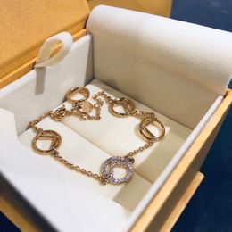 Designer 18 Karat vergoldetes Armband für Frauen Luxus Männer Mode Diamant-Armband mit Intarsien für tägliche Accessoires Party Hochzeit Valentinstag Schmuck Geschenke