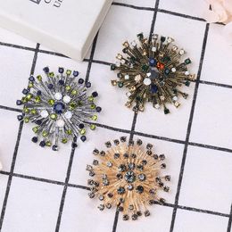 Brooches Snowflake Crystal Flower Brooch Luxury Atmospheric Suit Coat Accessories