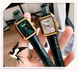Top Design Small Square Dial Lovers Watch Luxury Women Clock Quartz Movement Black Green Red Leather Strap Business Leisure Lady Girl Mother Chain Bracelet Watches