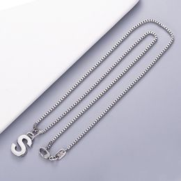 Neue Halsketten Männer und Frauen Brief Anhänger Halskette Modedesigner Design Edelstahl Nagel Halsketten
