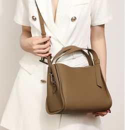 HBP Designer Bags Genuine Leather Messenger Shopping Bag Cross Body Shoulder Bags Handbags Women Crossbody Totes Bag Purse Wallets Tote a23040802a