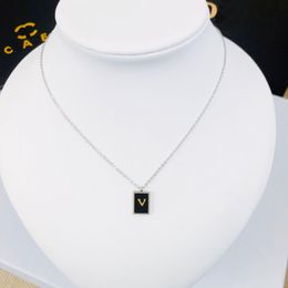 Simple Style Stainless Steel Necklace Designer Brand Gift Jewelry Fashion Love Pendant Necklace New Winter 925 Silver Shine Necklace with Correct Logo