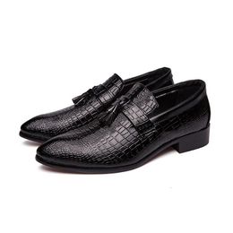 Boys Shoes Authentic Real Skin Pointed Toe Designer Men Dress Shoes Genuine Leather Office Male Formal Boots loafers