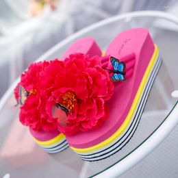 Hausschuhe Frauen Plattform Blumen 2023 Sommer Flip Flops Frau Dames Slide Keilabsatz Dicke Strand Sandalen Damen Luxus Schuhe