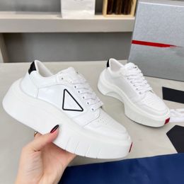 Designer Running Shoes Prad Sneakers Women Men Luxury Lace-Up Sports Skate Shoe Casual Trainers Classic Sneaker gfxcx