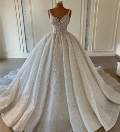 2024 Luxus Perlen Ballkleid Brautkleid V-ausschnitt Ärmellose Kristall Perlen Prinzessin Braut Kleider Lace Up Robe De Mariee Vestidos de Noiva