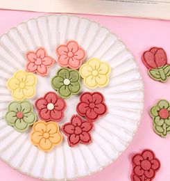 Baking Tools Cartoon Spring Series Bee Sunflowers Tulip Shape Cookie Cutter Party Fondant Pastry Dessert DIY Cutting Biscuit Mould