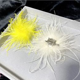 Pins Brooches Luxury Ostrich Feather Brooch for Women Men Fashion Vintage Party Handmade Feather Corsage Lapel Pins Hair Hat Dress Accessories 231108