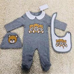 Toddler Infant Luxury Rompers Baby Boys girls Romper Newborn Jumpsuit Bibs cap 3 Pieces Designer Clothing Sets