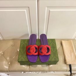 2023 Women Interlocking Slippers cut-out slide sandal Calf Leather Sexy Flat Ladies Fashion Cutout Wear Shoes 35-44