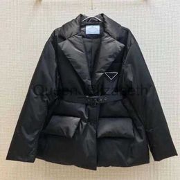 Women's Down Parkas Designer Women Jacket Parkas Down Coat Fashion Short Jacket Warm Overcoat Slim Corset Thick Outfit Windbreaker Pocket Outsize J231109