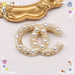 التصميم الشهير Gold G Brand Luxurys Desinger Brooch Women Women Rhinestone Pearl Letter Stup