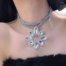 Chains Gorgeous Cubic Zirconia Jewellery Exaggerated Hollow Flower Pendant Necklace For Women Delicate Neck Chain Trendy Necklaces