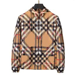 The latest model menswear designer wonderful print jacket alphabet American jacket ~ menswear designer zipper jacket size is mainly based on the actual accuracy