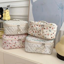 Cosmetic Bags Cute Women's Portable Large Capacity Storage Travel Wash Makeup Bag