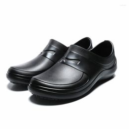 Sandals Slip On Chef Shoes Anti-skid Kitchen Working Waterproof Oil-proof Men And Women Doctors Rubber Rain