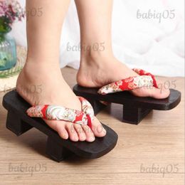 Pantoffeln neue weibliche Pantoffel Sommer japanische hölzerne geta Clogs Schuhe Sandalen Flip-Flops zwei Zähne mit Blumen Kimono Schuhe Plattform c95 T230410