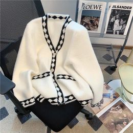 Women's Knits Small Fragrant Fashion Elegant V-neck Soft Knitted Cardigan Coat Women High Quality Long Sleeve White Knitting Sweater