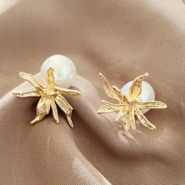 Stud Earrings UILZ Irregular Gold Colour Big Flower For Women Temperament White Imitation Pearl Earring Daily Wearable Jewellery