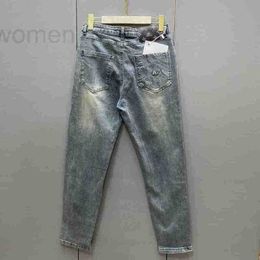 Jeans da uomo firmati 2023 Autunno / Inverno Moda Nuova gamba dritta Spirito sociale Ragazzo Ricamo Slim Fit Versatile Pantaloni corti di marca alla moda 44VZ 80HS