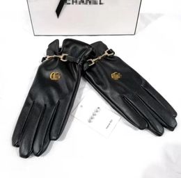 Mens Womens Five Fingers Gloves Designer Brand Letter Printing Thicken Keep Warm Glove Winter Outdoor Sports Pure Cotton Faux Leather Accessories U9