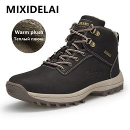 Boots Outdoor Fashion Leather Men Boots Comfortable Men Shoes Waterproof Ankle Boots Short Plush Winter Warm Work Shoes Big Size 39~48 231110