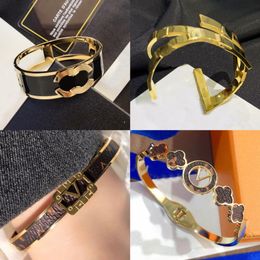 Designer Style Bracelet Bangle Cuff Wide Luxury Brand Women Men Wrist Jewellery Gold Plated Patterned Faux Leather Chain Letter Stainless Steel Non Fade Perfect Gift