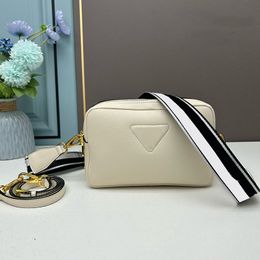 Designer Women Bag Handbags Lady Leather Metal Hasp and Chain Shoulder Bags Interior Zipper Handbag Lady-fashion Cross Body Coin