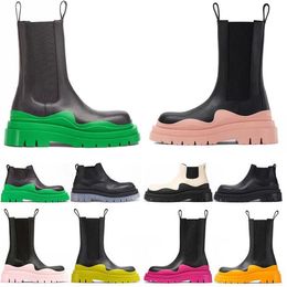 2023 Lastik Kadın Tasarımcı Boots Chelsea Diz Boot Erkek Kadın Motosycle About Half Slip Siyah Beyaz Pembe Platform Kış Sıcak Kar Köşkü Ayakkabı 35-44