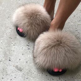 Slippers Summer Fur Slippers Fluffy Cute Plush Ladies Flip Flops Luxury Charming Home Outdoor Non-Slip Wear-Resistant Flat Sandals 230410