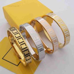 Made in Italy Wide 10mm Large Bangle 18k Gold Rose Silver f Femme Boys Letter White Black Titanium Steel Bangles Vintage Love for Women Men Wholesale