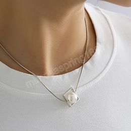 Boho Hollow Square Imitation Pearl Pendant Collarbone Necklace 2023 Vintage Gold Color Metal Necklaces Girls Fashion Jewelry