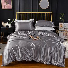 Bedding sets High end large down duvet cover set with soft and comfortable silk deluxe polyester satin smooth single layer double bedding 230410