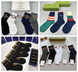 High Quality Designer Mens Womens Socks Five Pair Luxe Sports Winter Letter Printed Sock Embroidery Cotton Man Woman f1