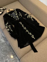 2023 Autumn White Contrast Colour Wheat Ears Embroidery Velour Dress Long Sleeve V-Neck Belted Short Casual Dresses Q3N020995