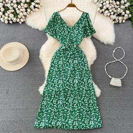 Casual Dresses Gentle Wind Retro Temperament Short Sleeve V-neck Waist Slimming Mid-length Floral Dress