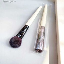 Makeup Brushes Blush Makeup Brush Luxe Soft Natural Goat Bristle Round Cheek Powder Highlighter Beauty Cosmetics Brush Tool Q231110