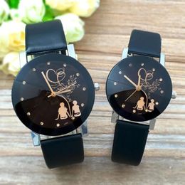 Wristwatches Black Strap Quartz Watch Bracelet Couple Creative Round Glass Dial Magnetic Heart Silver Set 2023