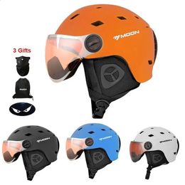Ski Helmets Professional Ski Helmet for Adult High Quality Skiing Helmet Ultralight Skateboard Snowboard Helmets with Goggles 231109