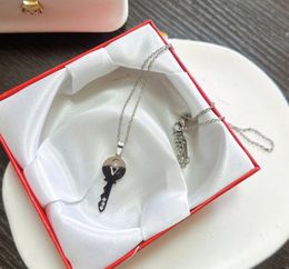 T GG Designer Style Stainless Steel Necklace Brand Gift Jewellery Fashion Love Pendant Necklace Winter 925 Silver Shine Necklace Correct