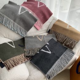Top Design Cashmere Scarf Wraps For Womens Gradient Warm Scarf Lattice Letters Scarves Supply