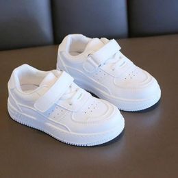 Sneakers Children small white shoes Spring Autumn style boys girls sports shoes Casual board shoes Leather soft soled baby shoes 230410