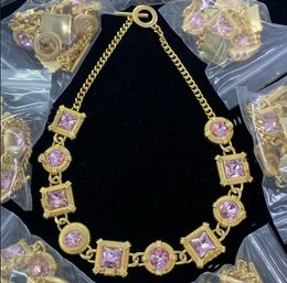 Anelli di orecchini in cristallo viola progettati di lusso Banshee Medusa Head Ritratto 18K Donni per donne placcate in oro Regali di gioielli MS15 -502