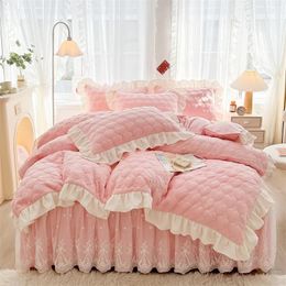 Bedding sets Full-set quilt cover bed skirt four-piece warm winter milk velvet bedspread 4-piece coral velvet bedspread 231110