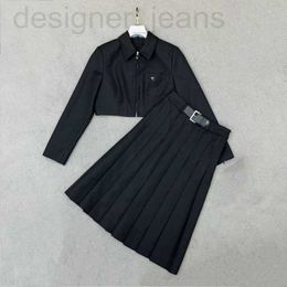 Two Piece Dress designer Early Autumn New Pra Nanyou Commuter Style Simple and Versatile Zip Collar Top with Pleated Half Skirt Casual Set 68ER